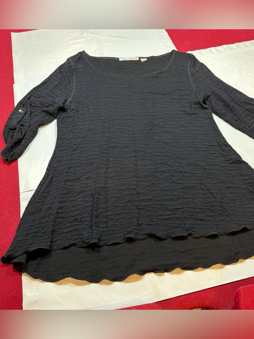 Snoskins Dreamcatcher Black Crinkle 3/4 Sleeve Pullover Shirt Womens Size M USA